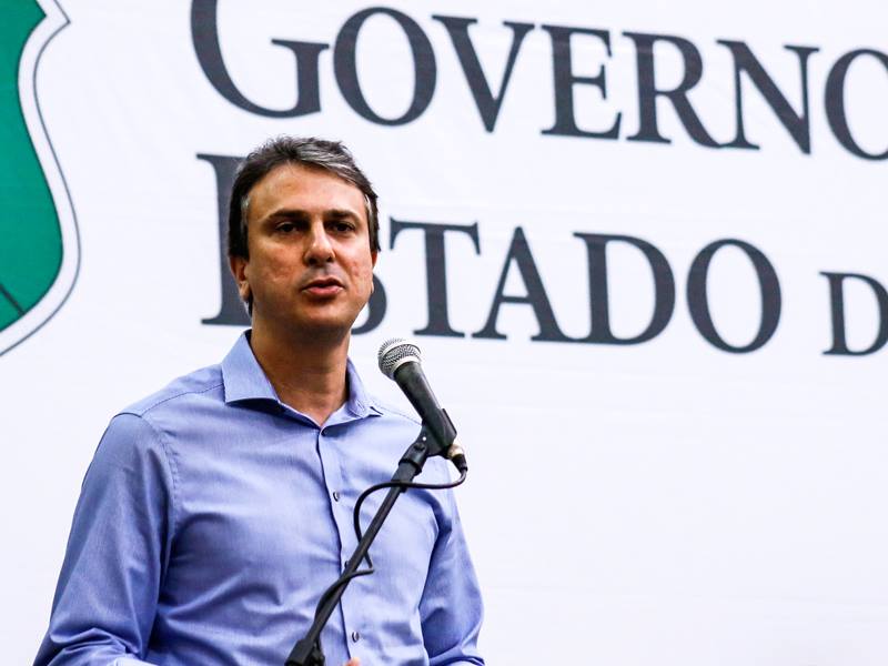 Camilo Santana entrega 328 novas viaturas para a polícia