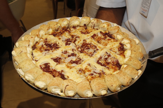 Comemore o Dia da Pizza com fatias deliciosas da Pizza Hut