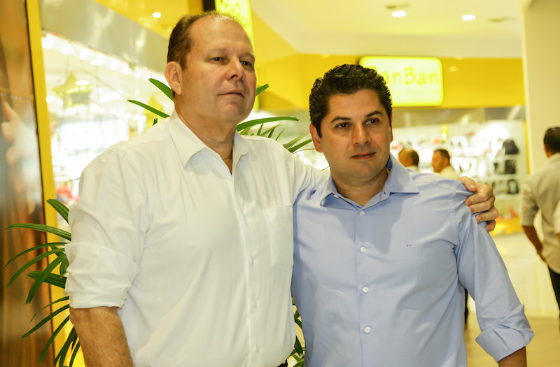 Julinho Ventura pilota almoço em seu apê