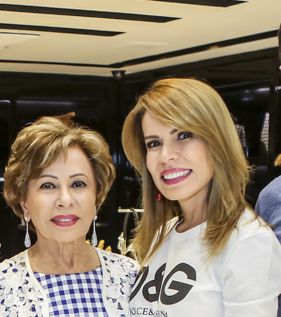 Tane Albuquerque e Maira Silva armam happening na Meia Sola Iguatemi