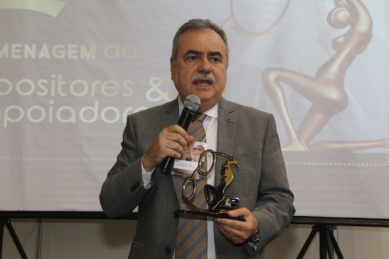 Nova coleção de óculos Chloé desembarca nas Óticas Visão