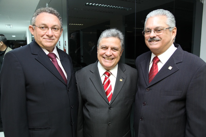 Victor Frota Pinto homenageia talentos da engenharia