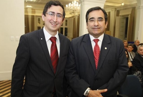 Roberto Victor Ribeiro dá início às atividades da Academia Cearense de Direito em solenidade no TJA