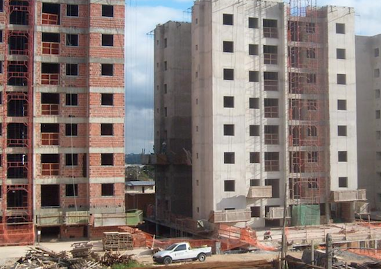 Senado discute projeto de lei sobre distratos