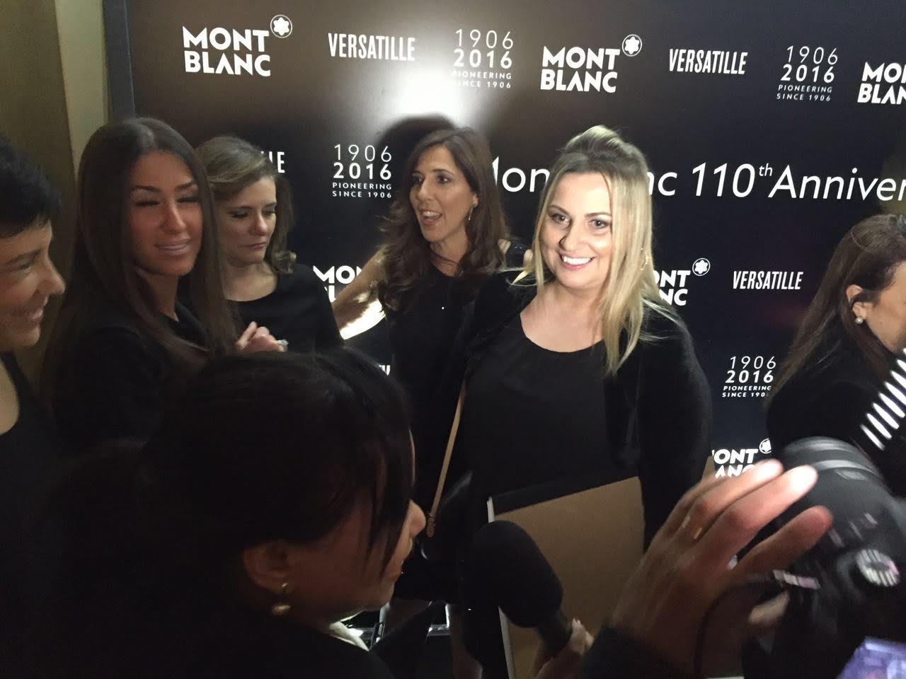 Carla Ramos brilha na capa da revista Versatille