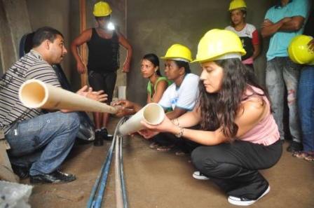 Tigre oferece curso de hidráulica para mulheres em Fortaleza
