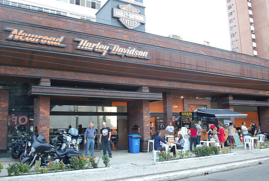 Happy Hour e Food Truck movimentam a Newroad Harley Davidson