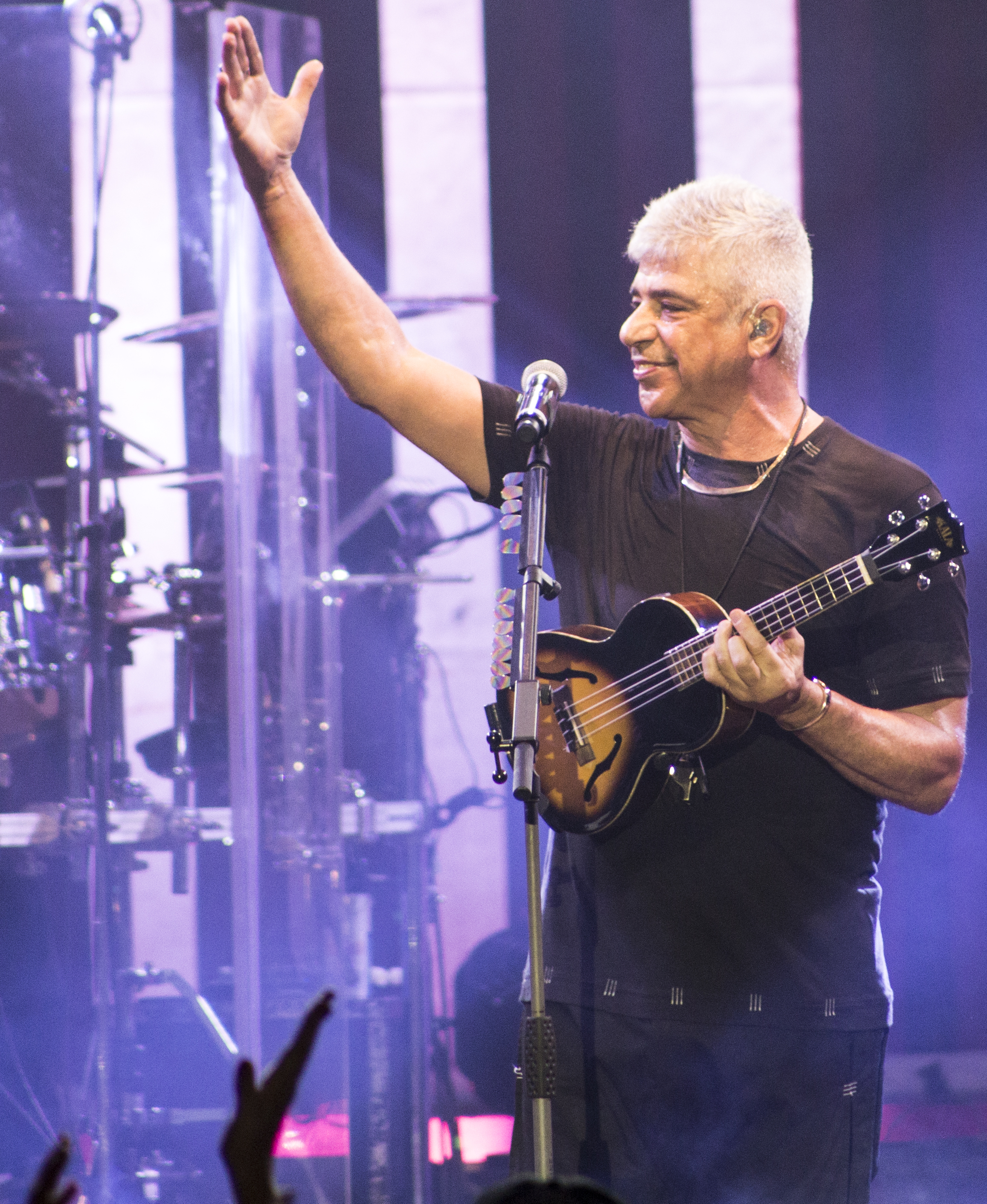 Lulu Santos fará show no Centro de Eventos do Ceará