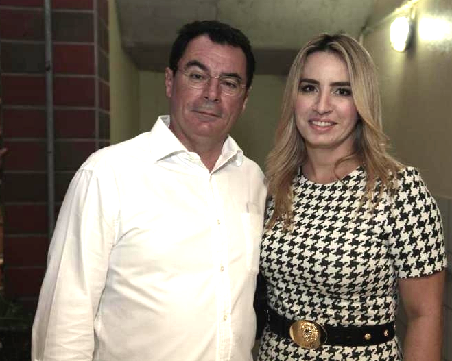 Cristina Vasconcelos arma coquetel na sua galeria de arte INK. Vem saber!