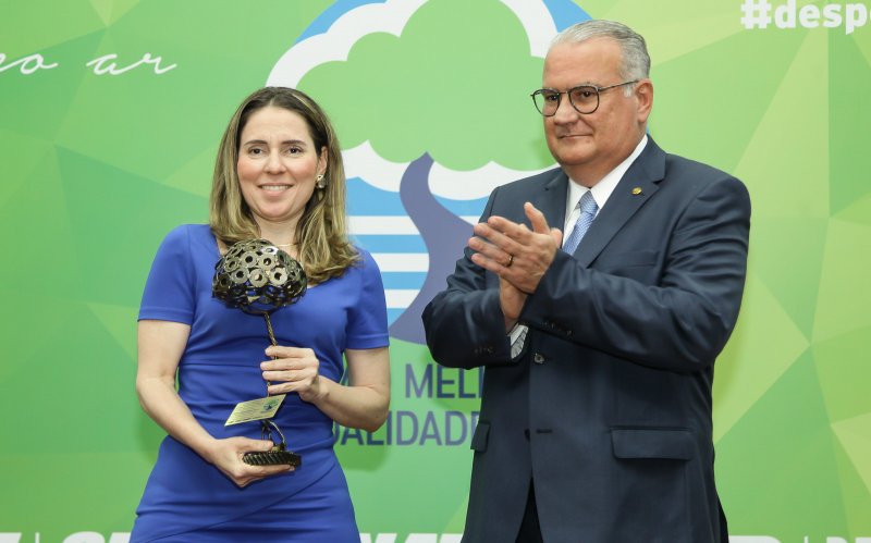 Chiquinho Feitosa realiza entrega do Prêmio Melhoria da Qualidade do Ar