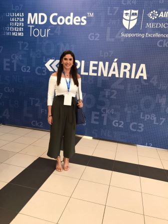 Cirurgiã plástica Sídia Holanda participa de meeting em SP