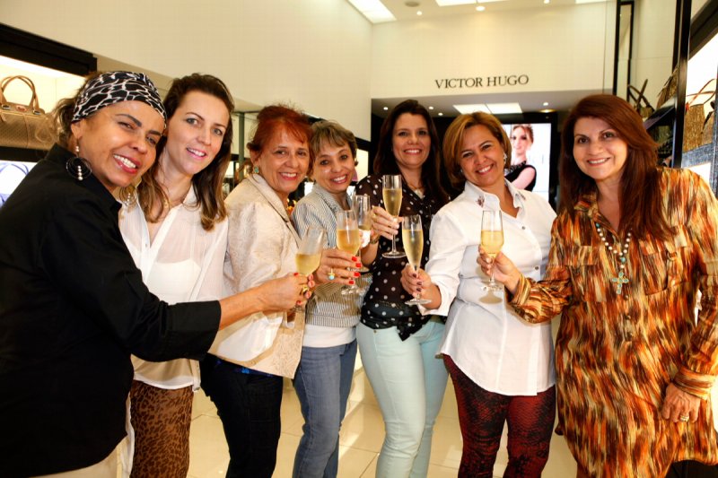 Kilda Antunes recebe lulus para um meeting de beleza na Victor Hugo