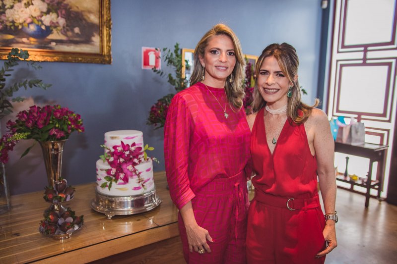 dupla comemoração  - Alegria e muita descontração dão o tom da sessão parabéns de Michelle Aragão e Carla Nogueira