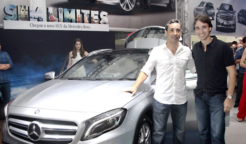 DJ Pedro Garcia comanda a discotecagem da Mercedes-Benz GLA launch party na Newsedan