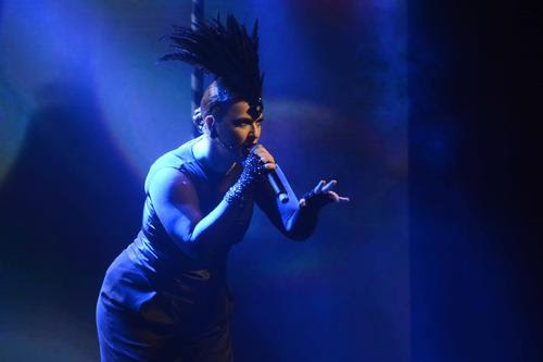 Alice Caymmi faz show “pesado” no Circo Voador