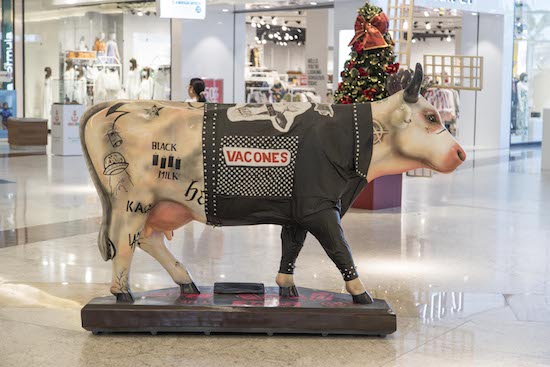 As vaquinhas da CowParade Fortaleza invadiram o Shopping Iguatemi
