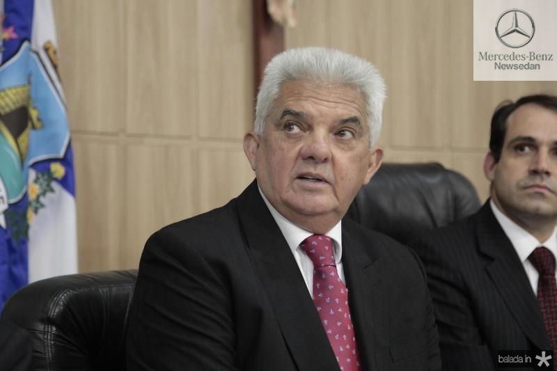 Tales de Sá Cavalcante comemora recorde de aprovação do Farias Brito