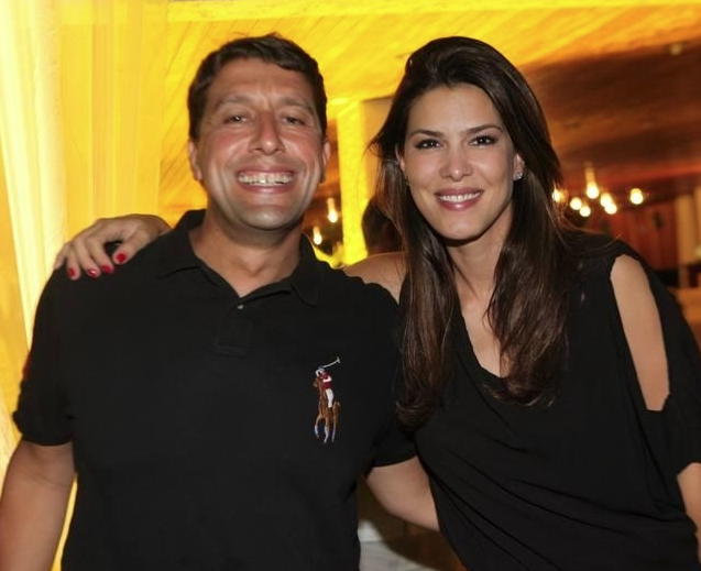 Camila e Gony Arruda comemoram aniversário de casamento