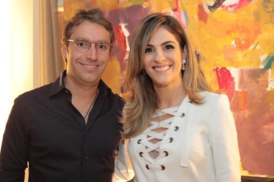 Francisco e Mariana Marinho recebem amigos no Mandara