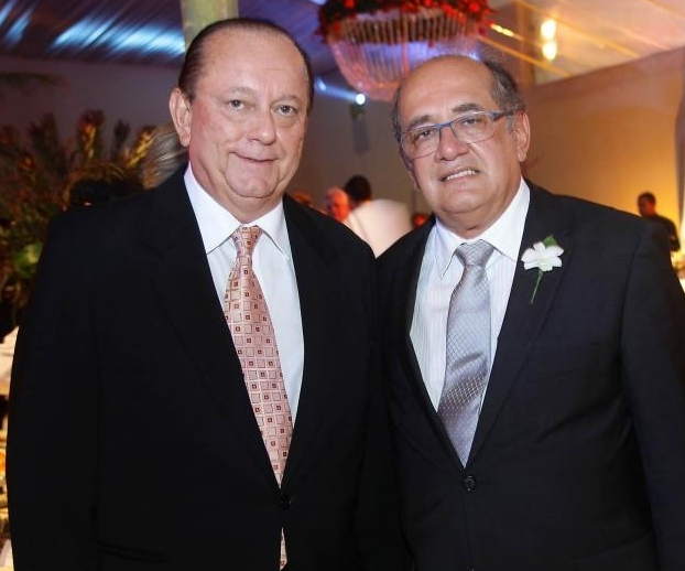 Gilmar Mendes toma posse como presidente do TSE