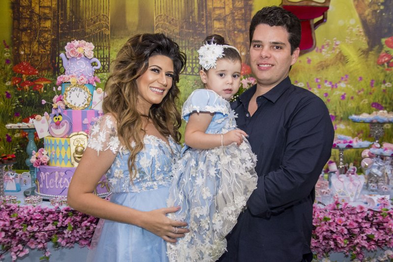 Altinhos & baixinhos - Elaine Aragão e Marco Oliveira Filho  recebem para celebrar os dois aninhos da herdeira Melissa