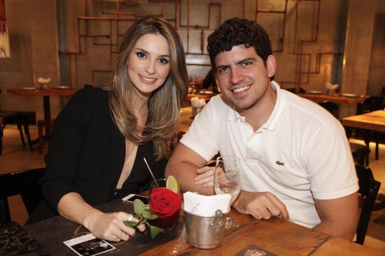 Casais comemoram Dia dos Namorados antecipado no Moleskine Gastrobar