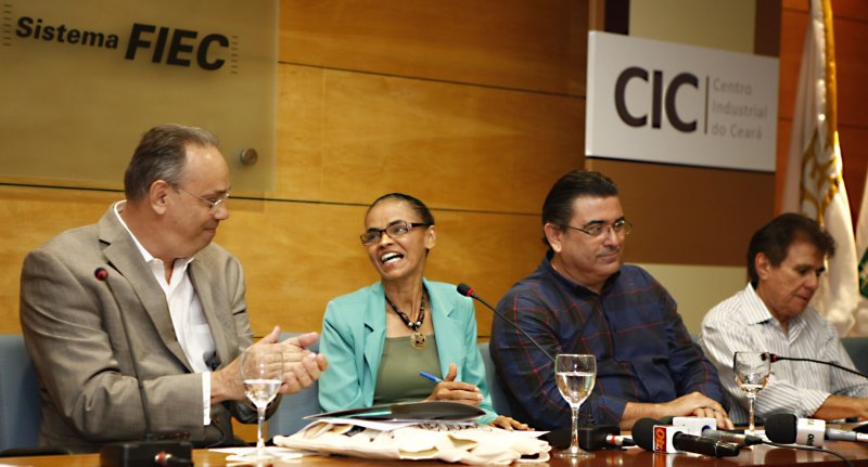 Marina Silva participa de encontro com empresários na FIEC