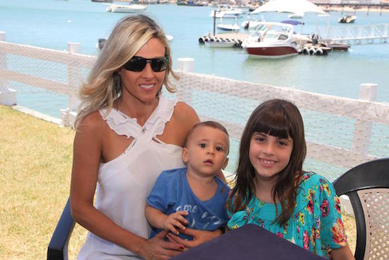 Sol, mar e caranguejo embalam o domingo do Iate Clube de Fortaleza