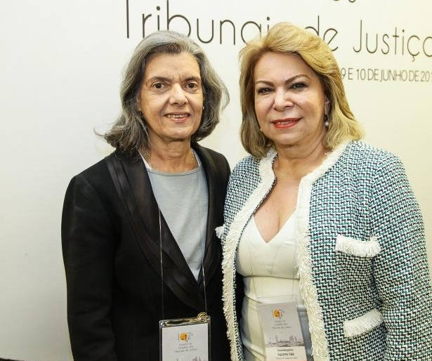 Iracema do Vale marca presença na posse de Cármen Lúcia no  STF