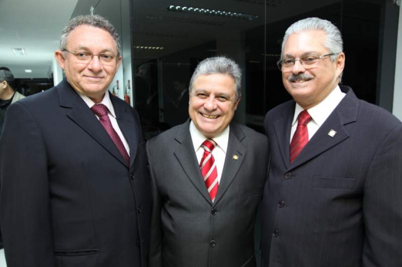 Victor Frota Pinto homenageia José Cândido Castro Parente Pessoa