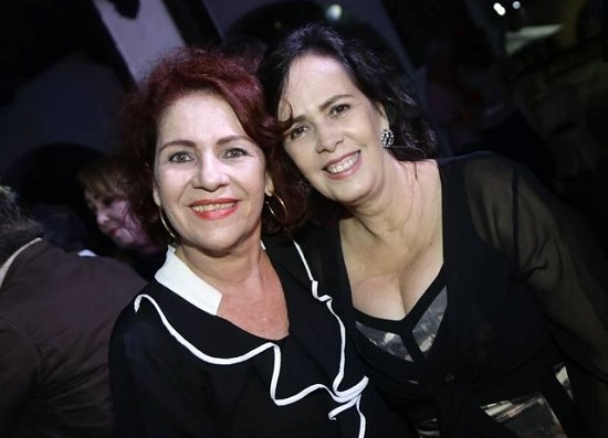 Lilia Quinderé presenteia amantes de arte com publicação voltada para o assunto