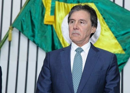 Eunício Oliveira recebe honraria de Melhor Senador e mostra preocupação com a seca no CE