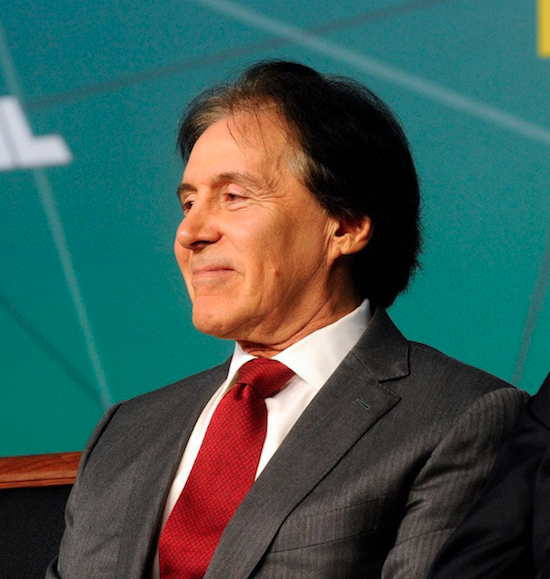 Eunício assina adesão ao programa “Internet Para Todos”