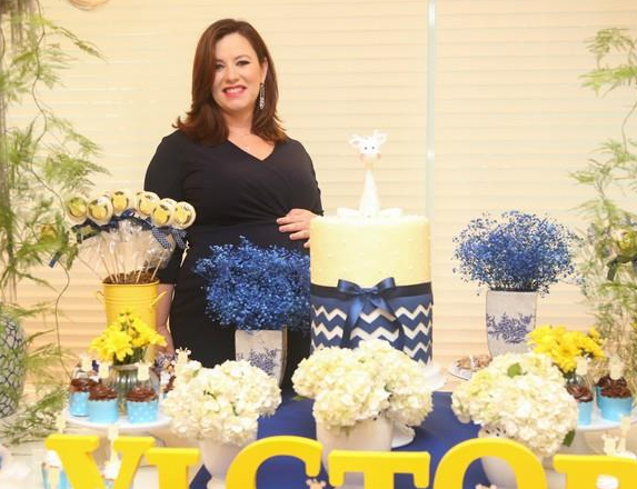 Aline Queiroz está contando as horas para a chegada de Victor