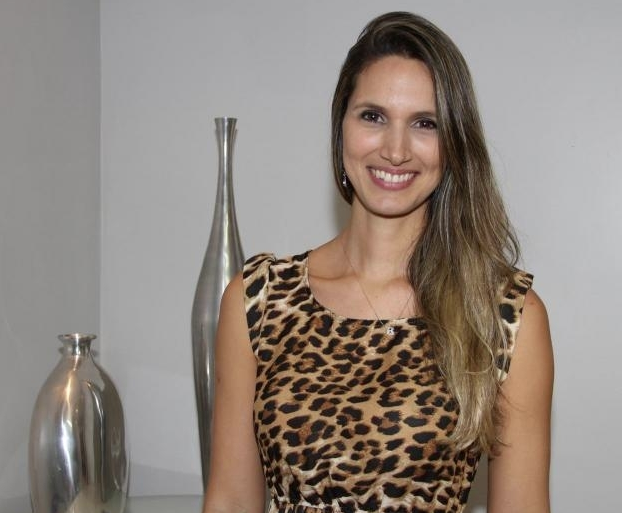 Dra. Bruna Navarro revela os benefícios de beber água com limão diariamente