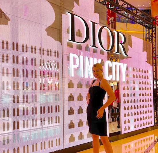 Dior investe em espaço multissensorial e promove experiência de luxo para os clientes
