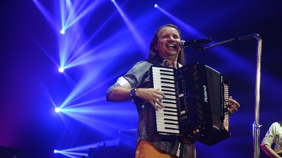 Dorgival Dantas comanda o ‘Arraiá do Poeta’ na véspera de feriado