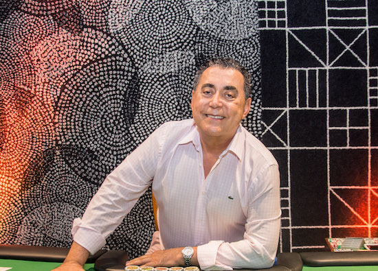 Adroaldo Carneiro arma happy hour em sua flagship store