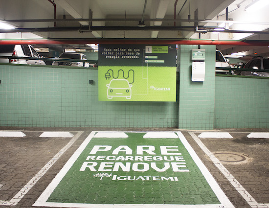 Shopping Iguatemi parte na frente e é o primeiro a oferecer vagas com recarga para carros elétricos