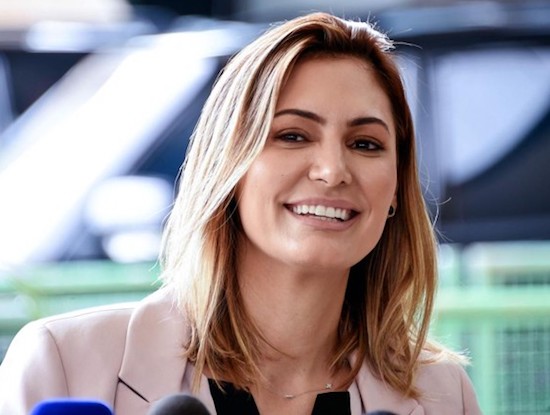 Michelle Bolsonaro aterrissa em Fortaleza na próxima semana. Vem saber o motivo!