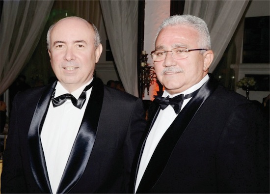 Agito e tradição no baile de 83 anos do Ideal Clube