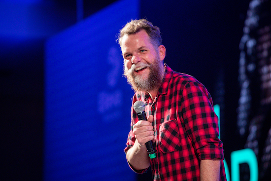 É hoje! Marcos Piangers aterrissa no Iguatemi Fortaleza com bate-papo sobre paternidade