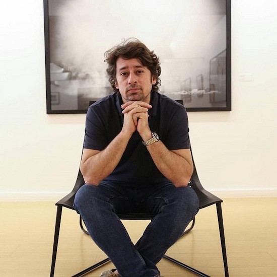 Christian Cravo aterrissa em Fortaleza para abertura da exposição “Mariana”