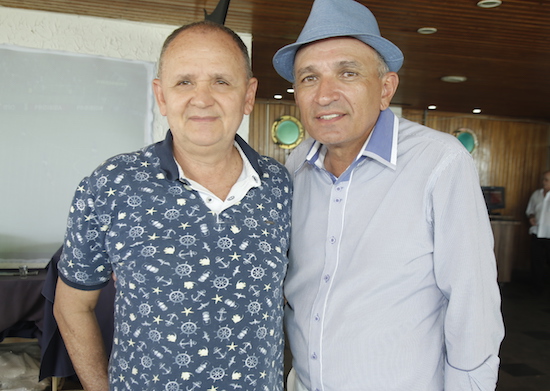 Iate Clube de Fortaleza serve de cenário para o lançamento do novo livro de Francisco Caminha