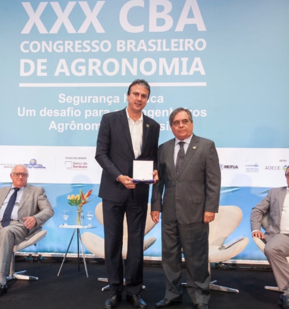 Camilo Santana sobrevoa o Porto do Pecém