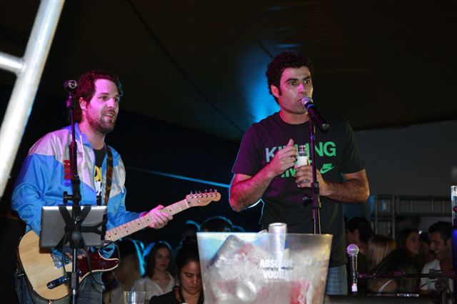 A roda de samba de famosos da Haute