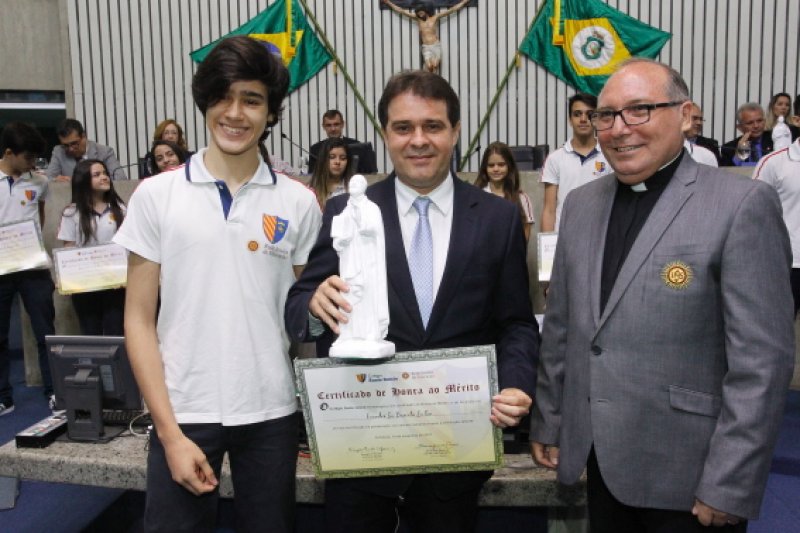 Colégio Santo Inácio ganha homenagem da Assembleia Legislativa