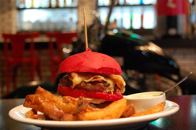 Sábado tem festa no circuito Clube Biker