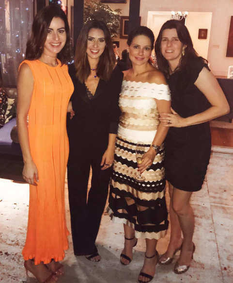 Renata e Cláudio Vale armam confraternização natalina em SP