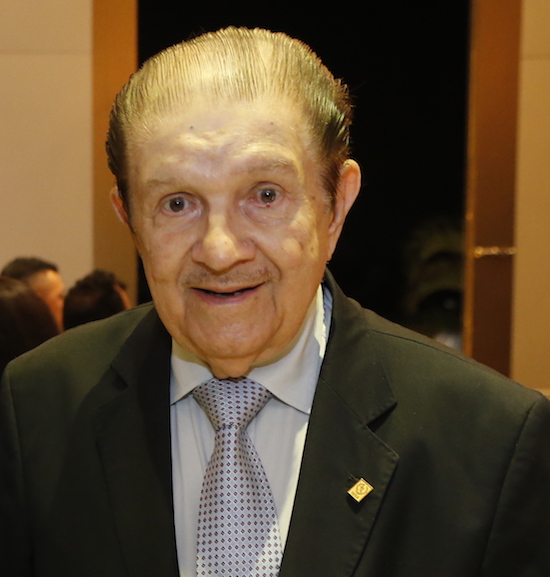 Mauro Benevides abre o ciclo inaugural do projeto Café & Politica